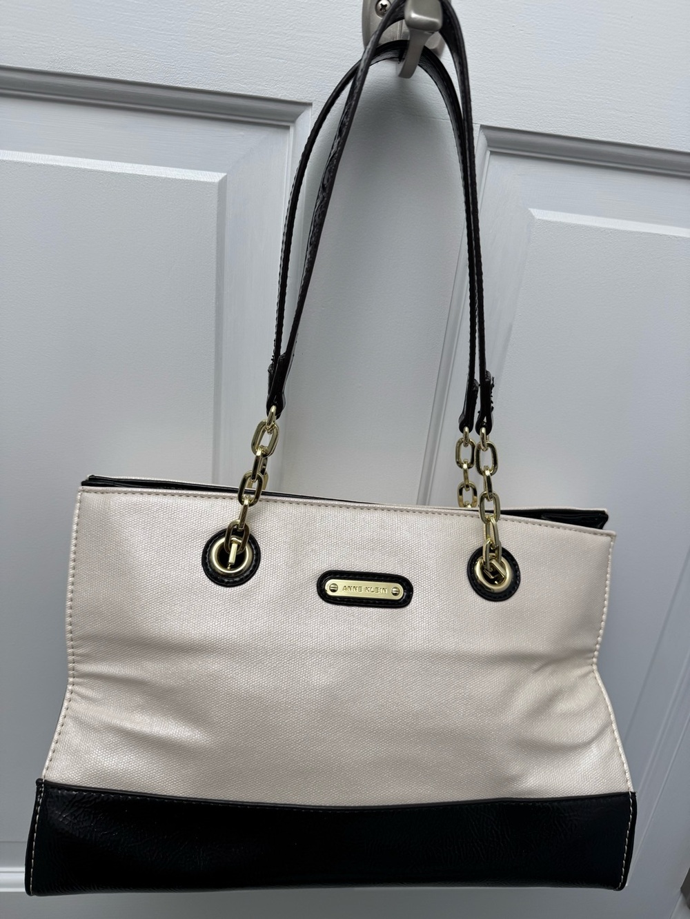 Anne Klein Black & Cream Colorblock Shoulder Bag - Pink Interior
